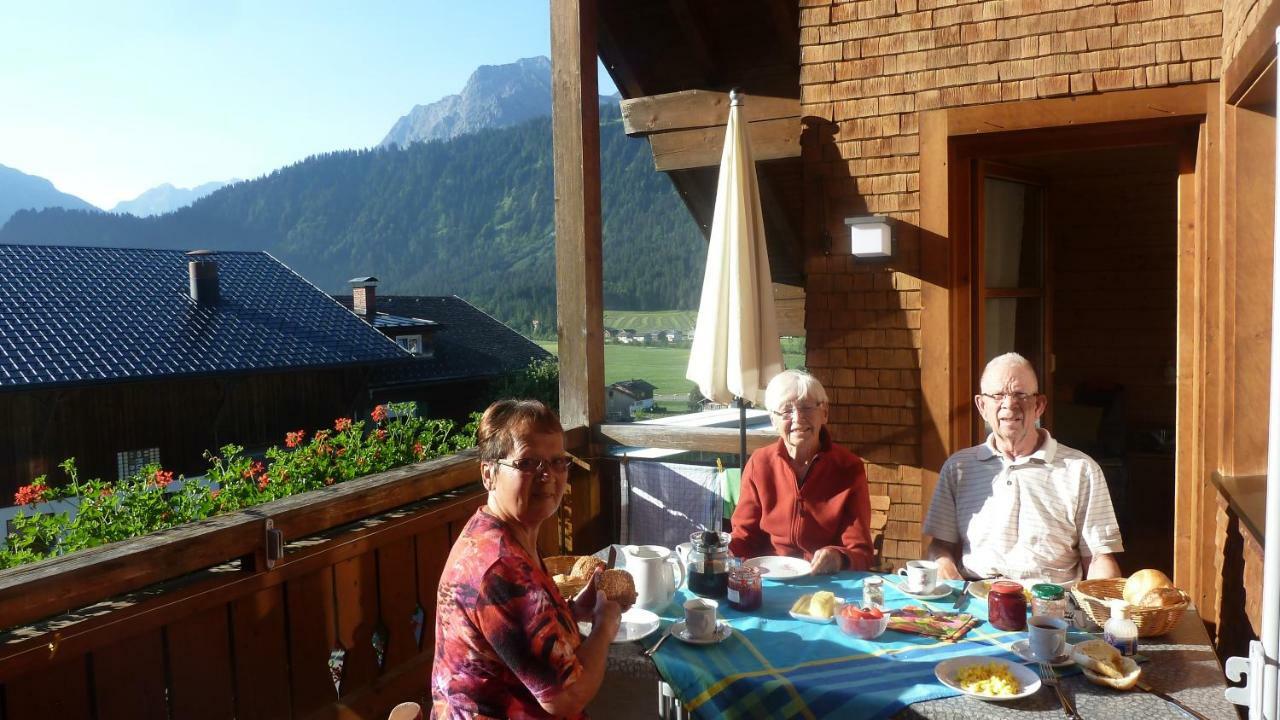 Appartements Karin Mitten Im Gruenen Schoppernau Dış mekan fotoğraf